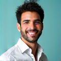 Carlos, Consultor
